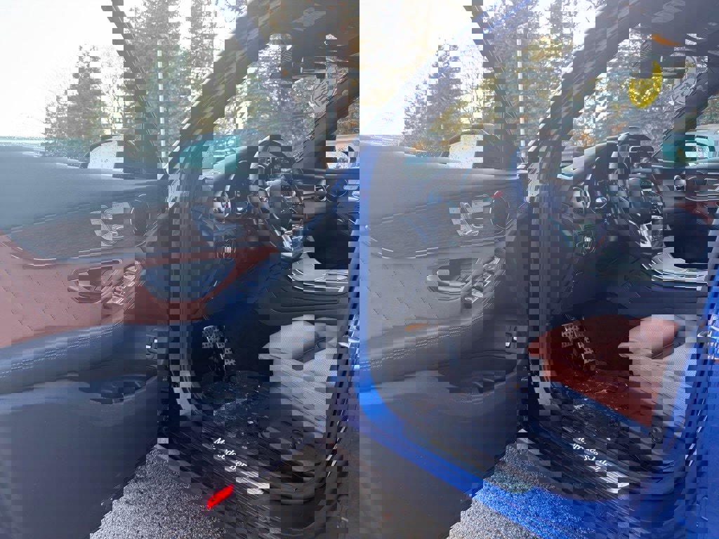 Used 2022 Mercedes-Benz GLC 300 4MATIC image 10