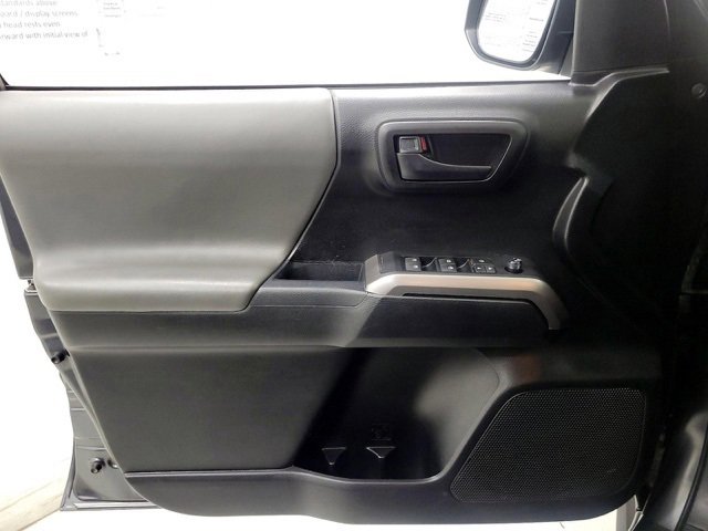 Used 2021 Toyota Tacoma SR5 w/ Technology Package image 7