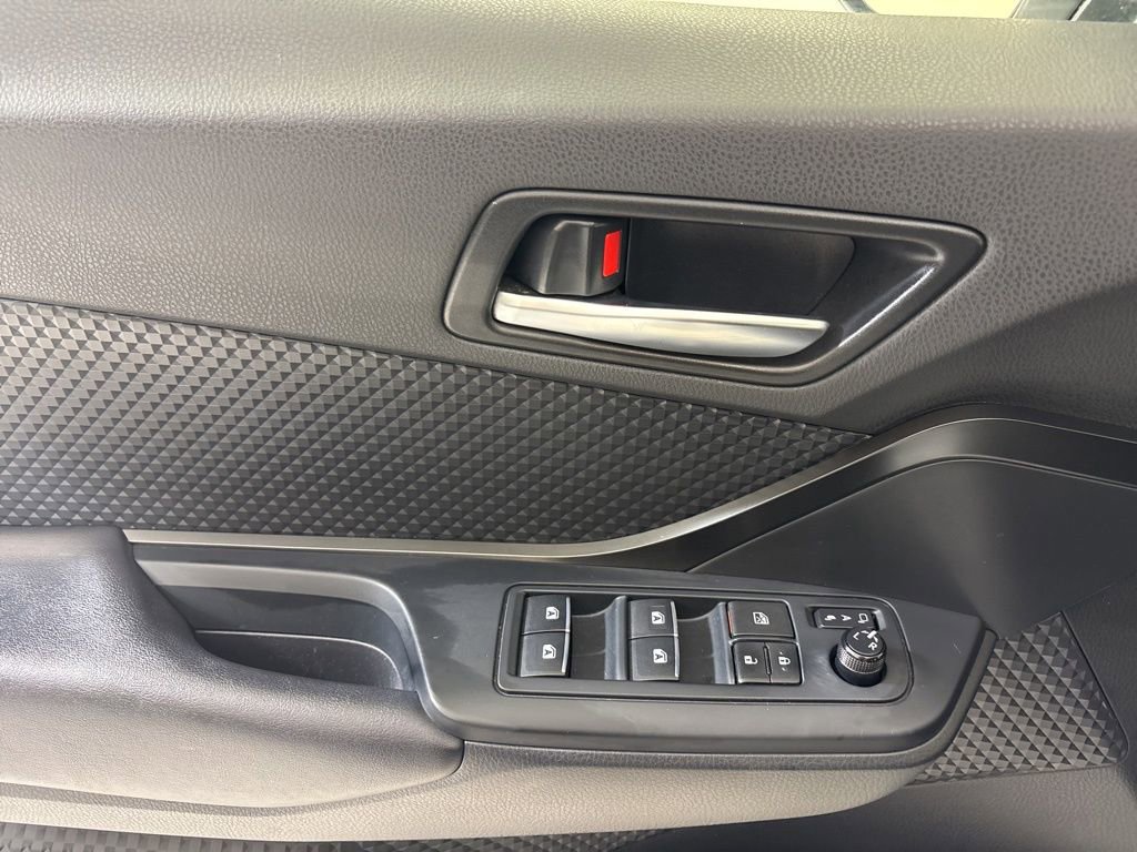 Used 2018 Toyota C-HR XLE image 17