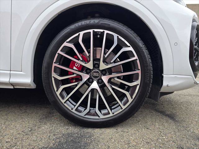 Certified 2025 Audi SQ5 Premium Plus w/ Premium Plus Package AWD/4WD image 9