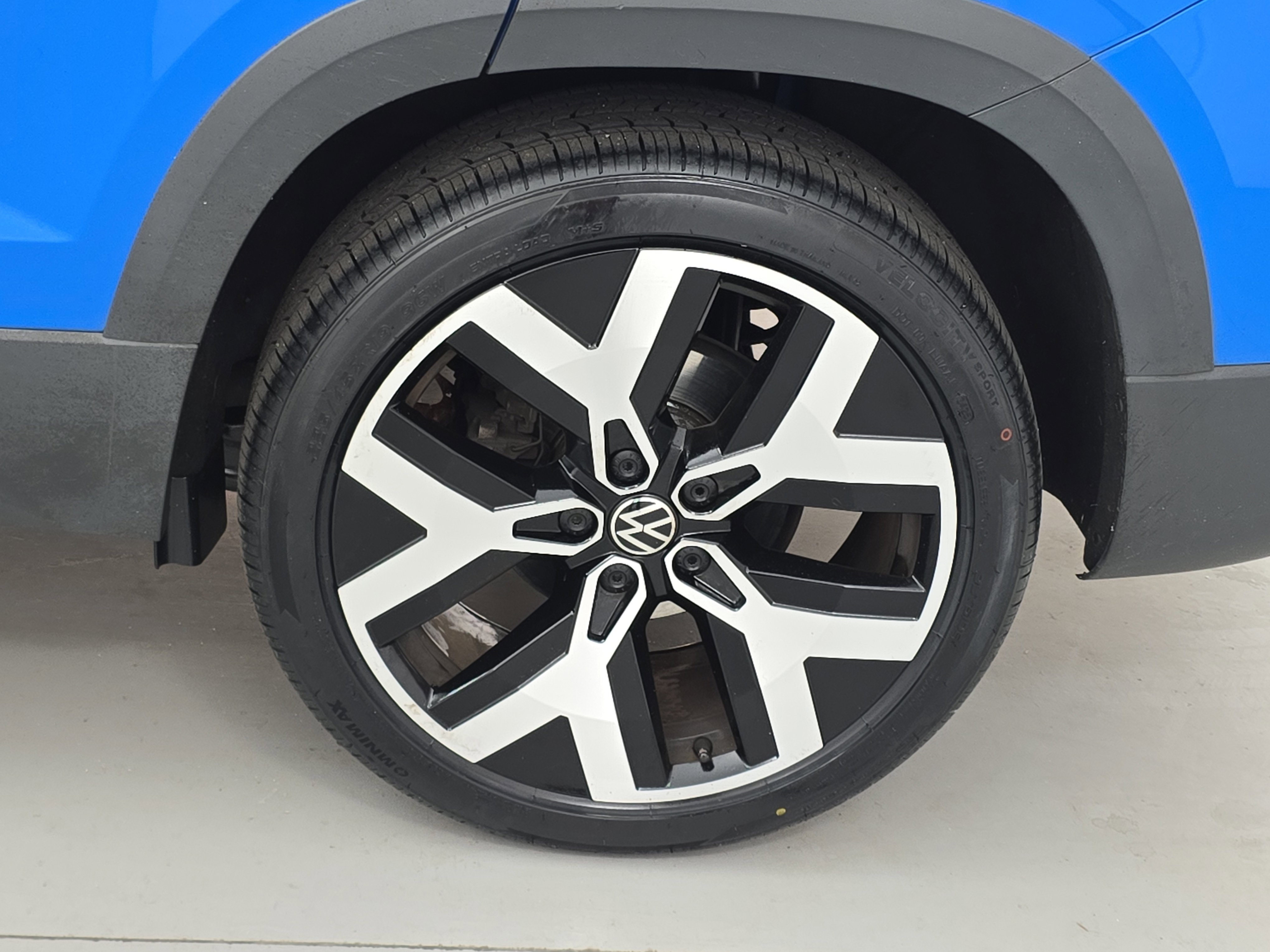 Certified 2022 Volkswagen Taos SEL w/ Panoramic Sunroof Package image 33