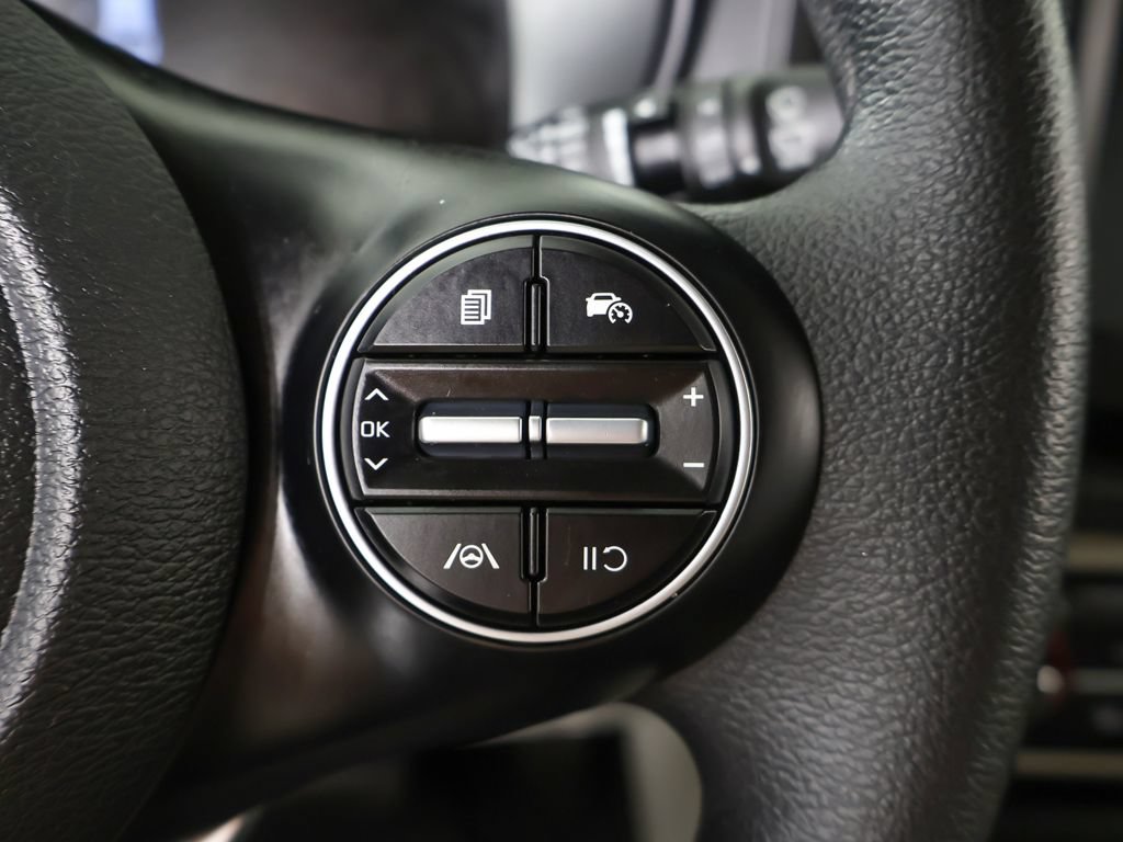 Certified 2023 Kia Soul LX w/ LX Technology Package FWD image 39