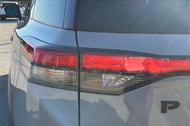 Certified 2023 Nissan Pathfinder Platinum w/ Lighting Package (N93) image 29