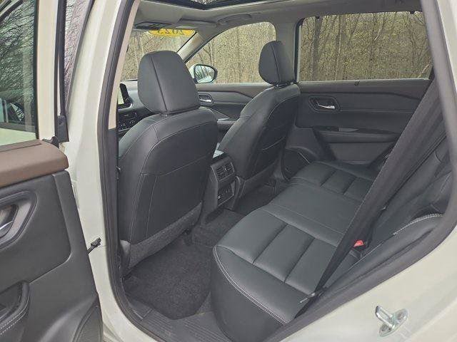 Used 2023 Nissan Rogue SL w/ SL Premium Package image 27