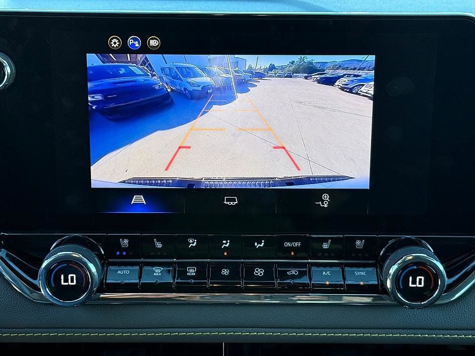 Used 2025 Chevrolet Colorado ZR2 w/ Midnight Edition image 23