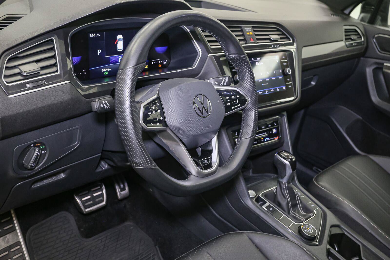 Certified 2024 Volkswagen Tiguan SE R-Line AWD/4WD image 29
