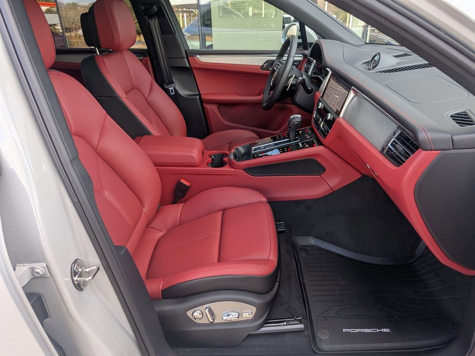 New 2026 Porsche Macan S image 25