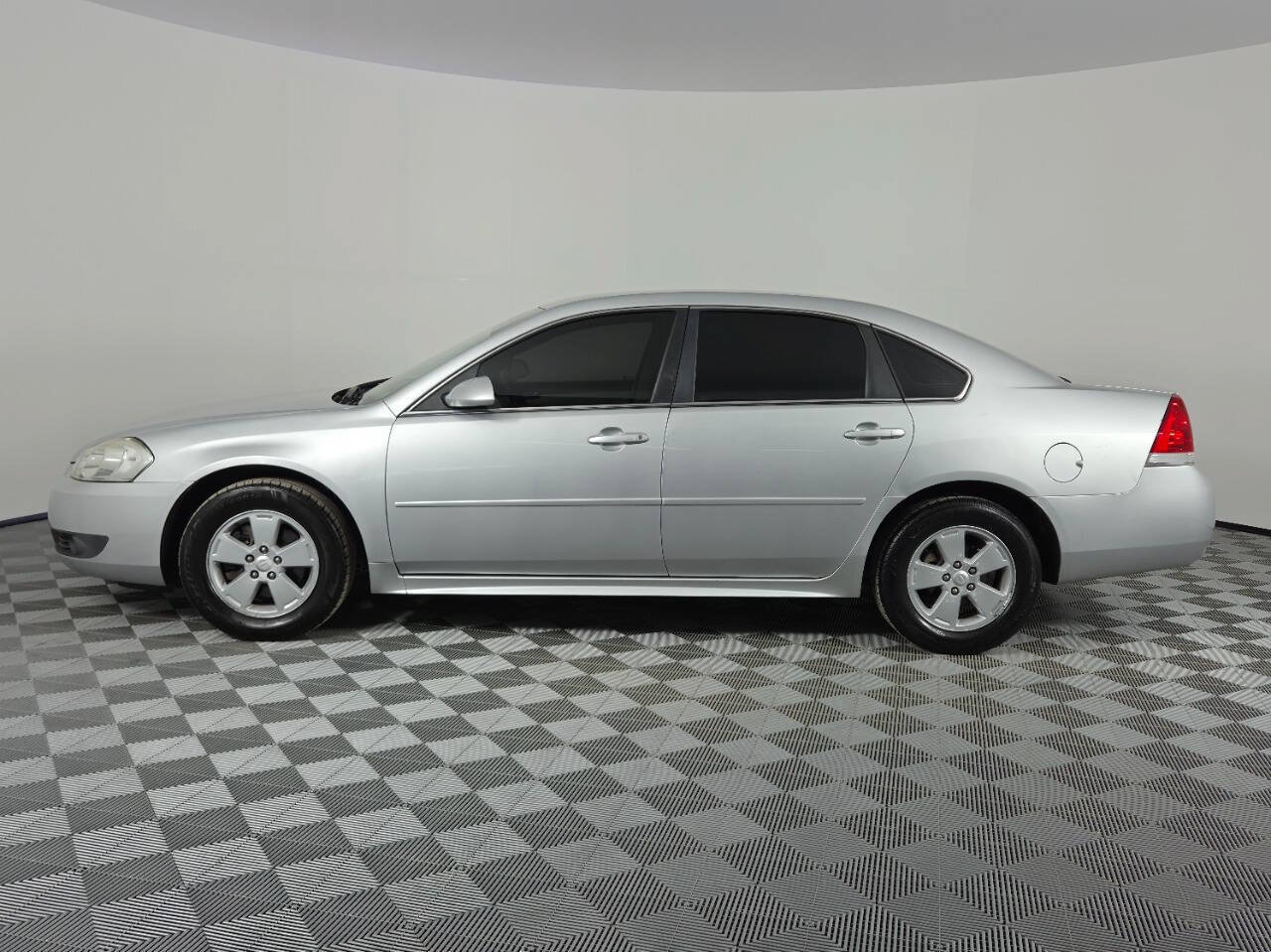 Used 2011 Chevrolet Impala LT FWD image 4
