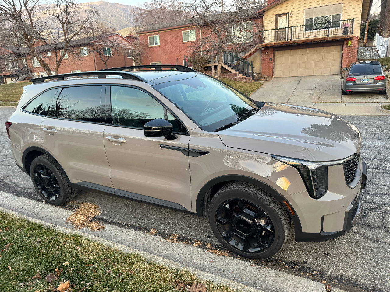 Used 2025 Kia Sorento X-Line EX image 2