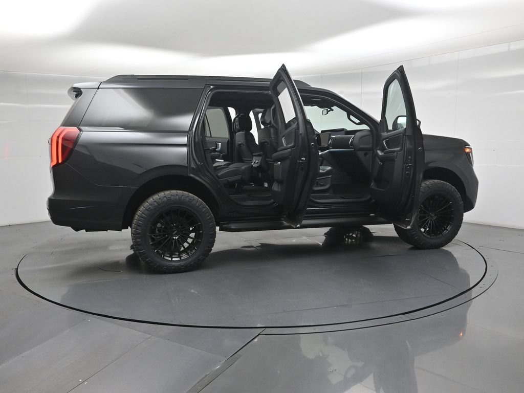 New 2026 Ford Expedition Platinum w/ Stealth Appearance Package AWD/4WD image 4