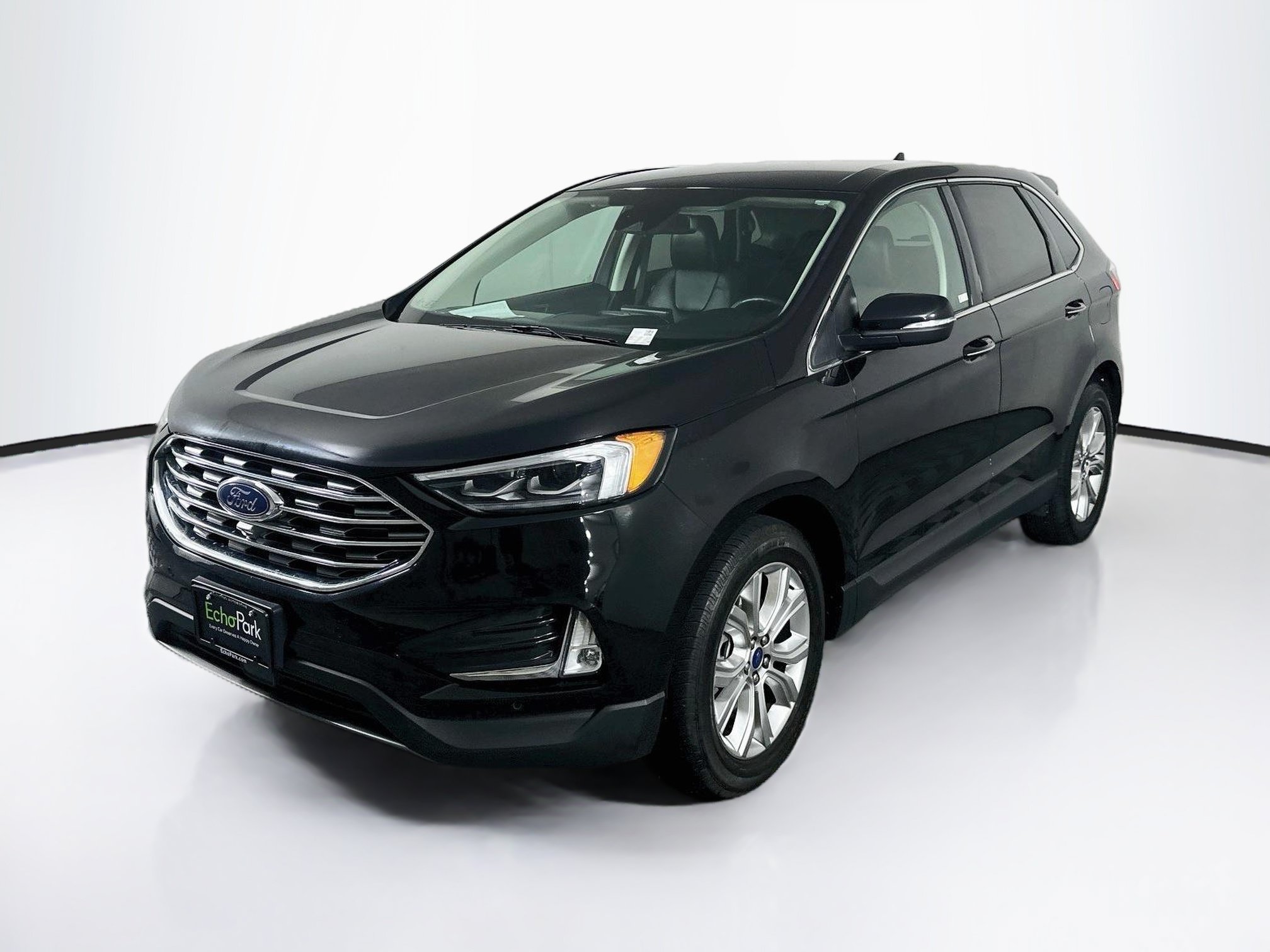 Used 2022 Ford Edge Titanium w/ Equipment Group 301A AWD/4WD image 3