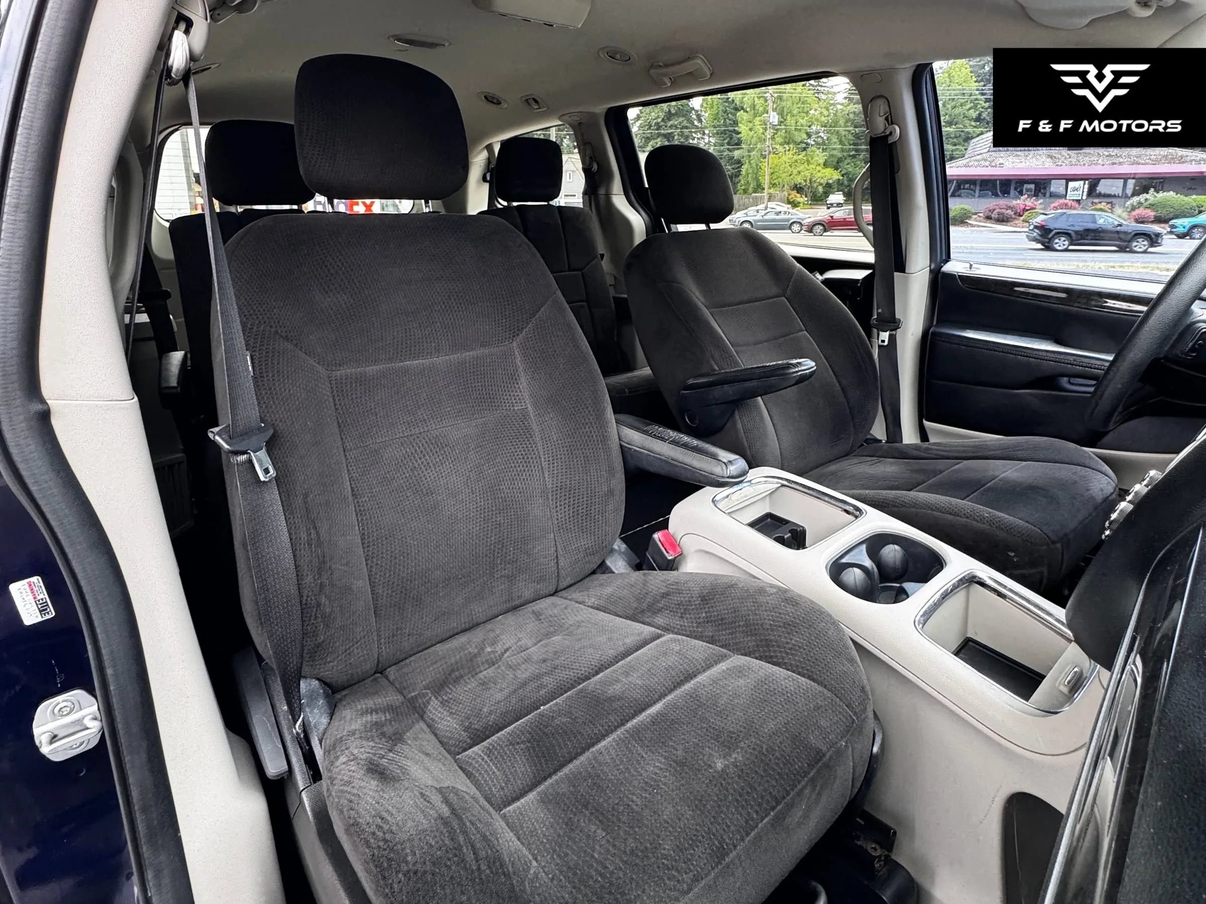 Used 2012 Dodge Grand Caravan SXT FWD image 9
