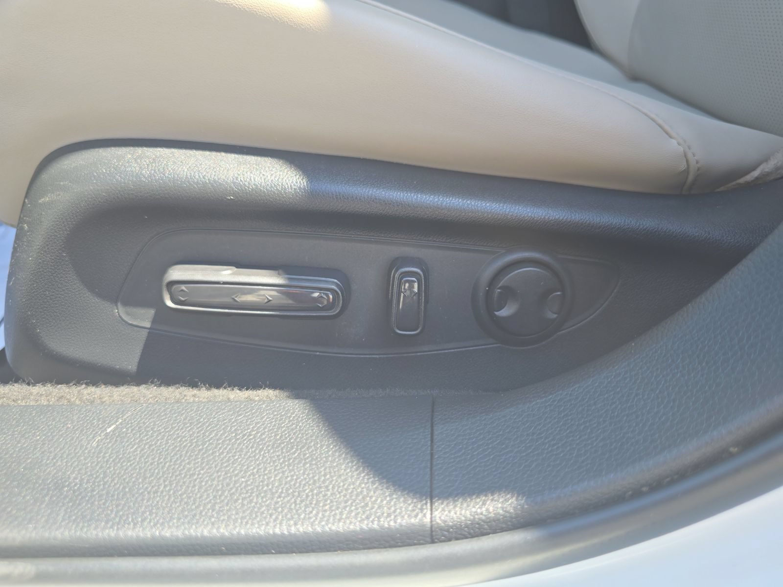 Used 2023 Honda Accord EX-L image 16