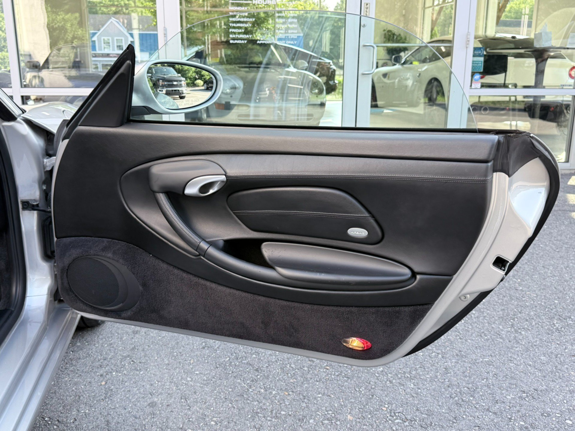 Used 2000 Porsche Boxster RWD image 28