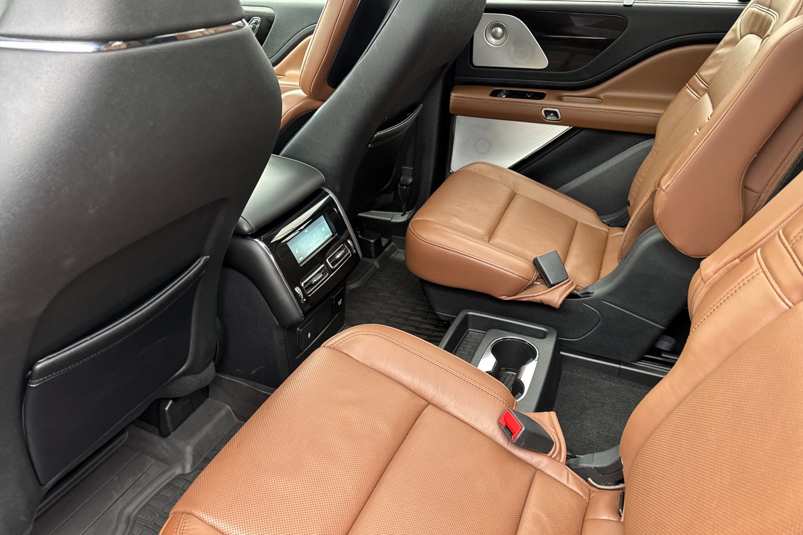 Used 2020 Lincoln Aviator Reserve w/ Equipment Group 202A image 12