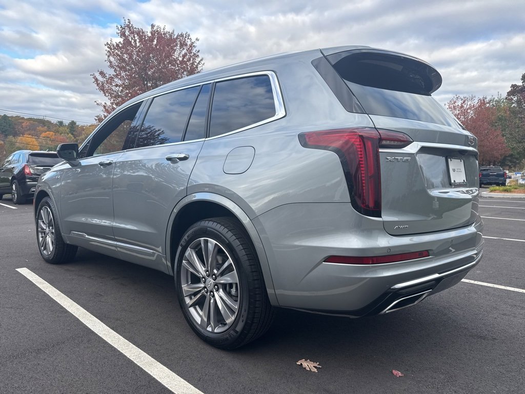 Certified 2025 Cadillac XT6 Premium Luxury image 3
