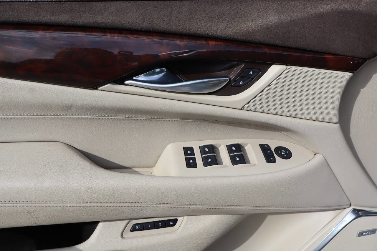 Used 2015 Cadillac Escalade Premium image 19
