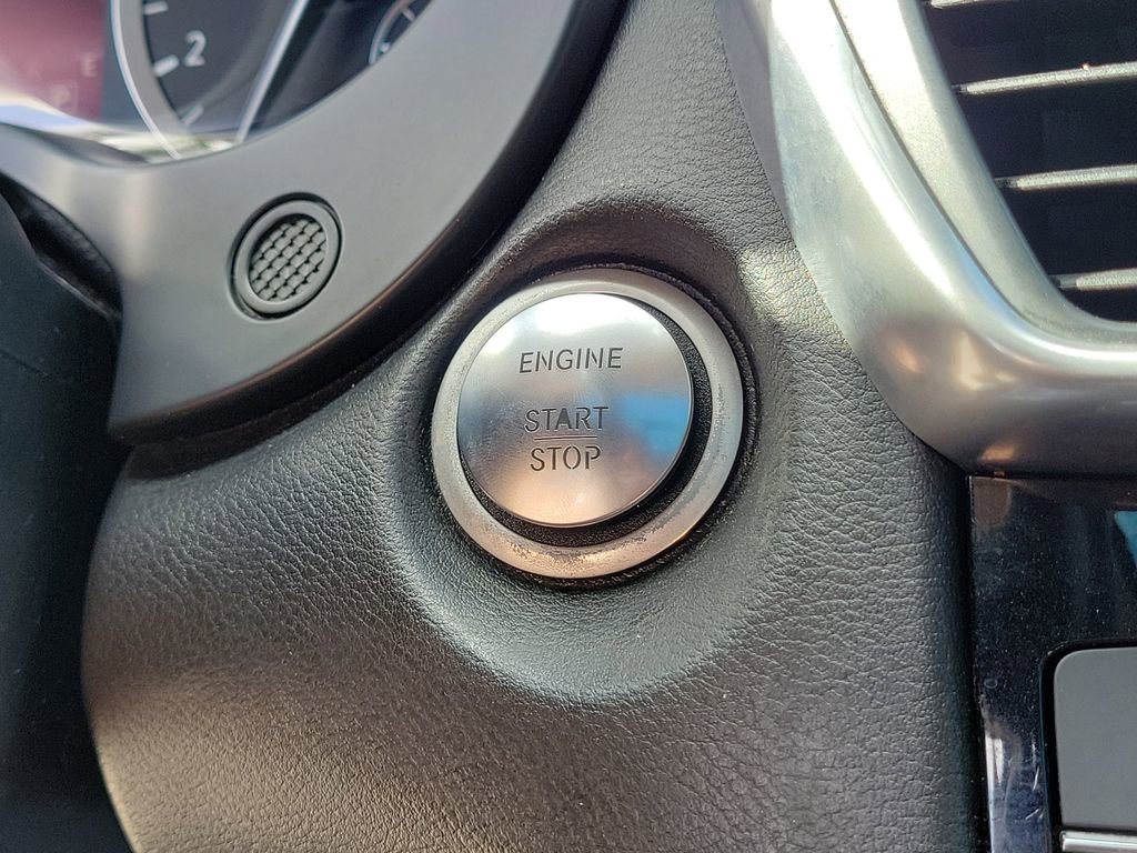 Used 2019 INFINITI QX30 image 26