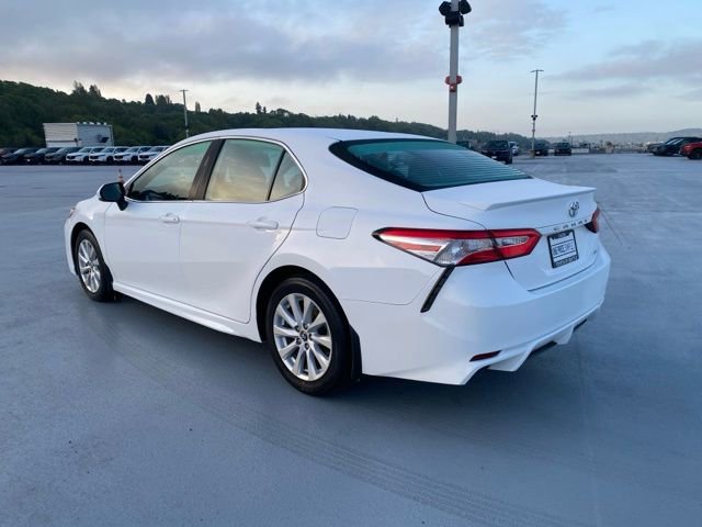 Used 2020 Toyota Camry SE FWD image 5