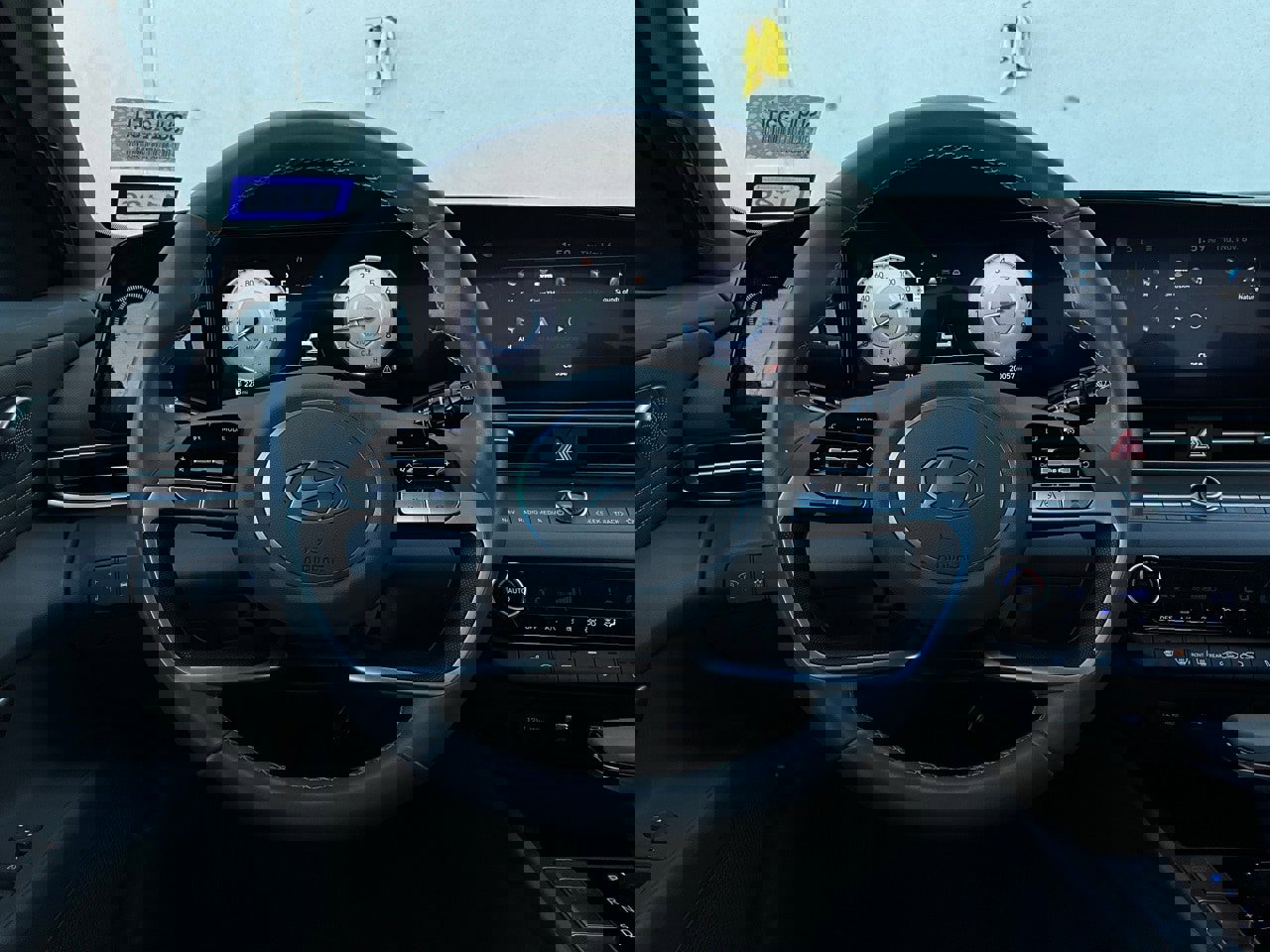 Used 2025 Hyundai Elantra SEL image 35