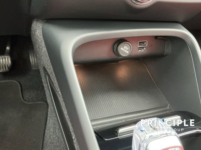 Certified 2021 Volvo XC40 T4 Inscription w/ Climate Package image 15