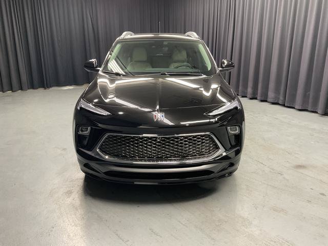 Used 2026 Buick Encore GX Avenir w/ Avenir Technology Package FWD image 9