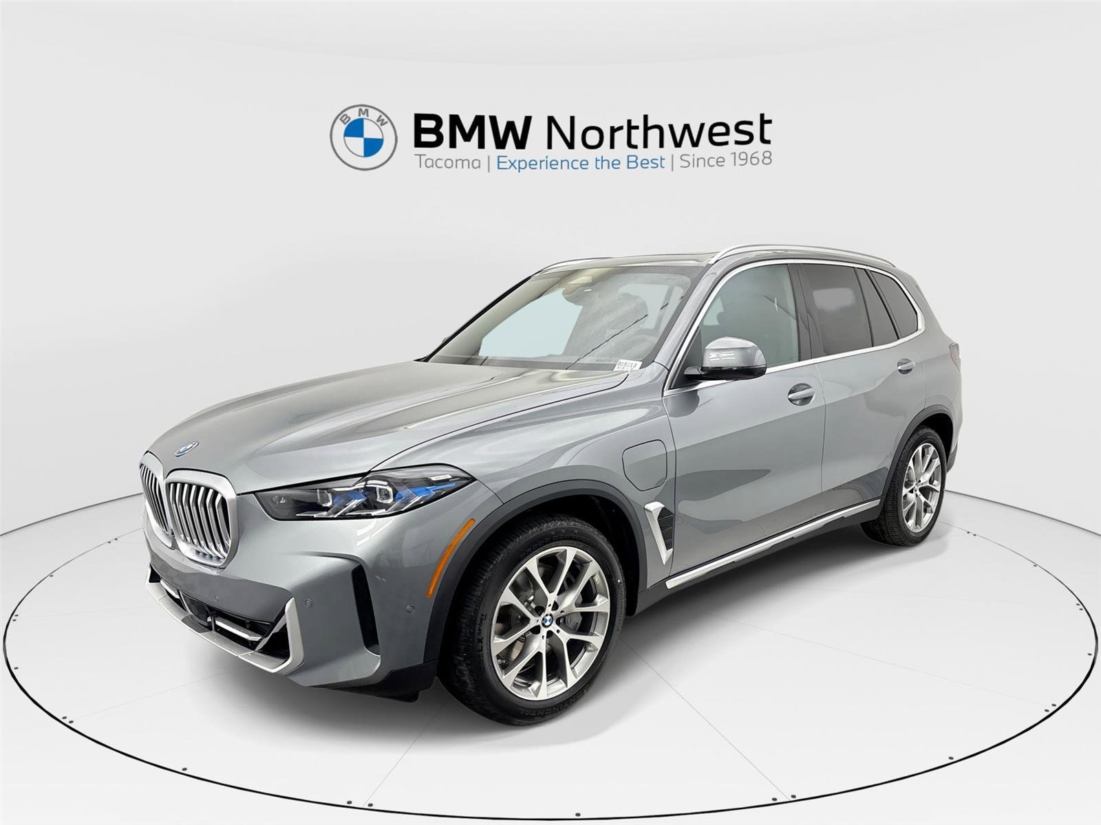 New 2026 BMW X5 xDrive50e AWD/4WD image 1