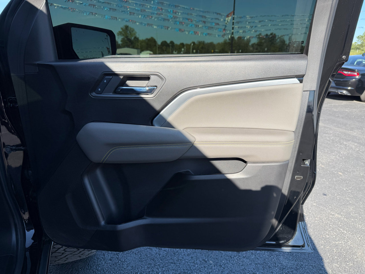 Used 2024 Chevrolet Colorado ZR2 w/ ZR2 Convenience Package III image 19