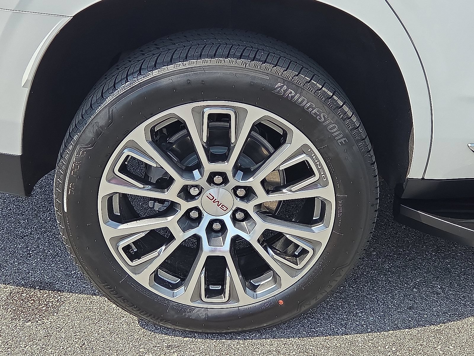 Certified 2024 GMC Yukon Denali AWD/4WD image 17