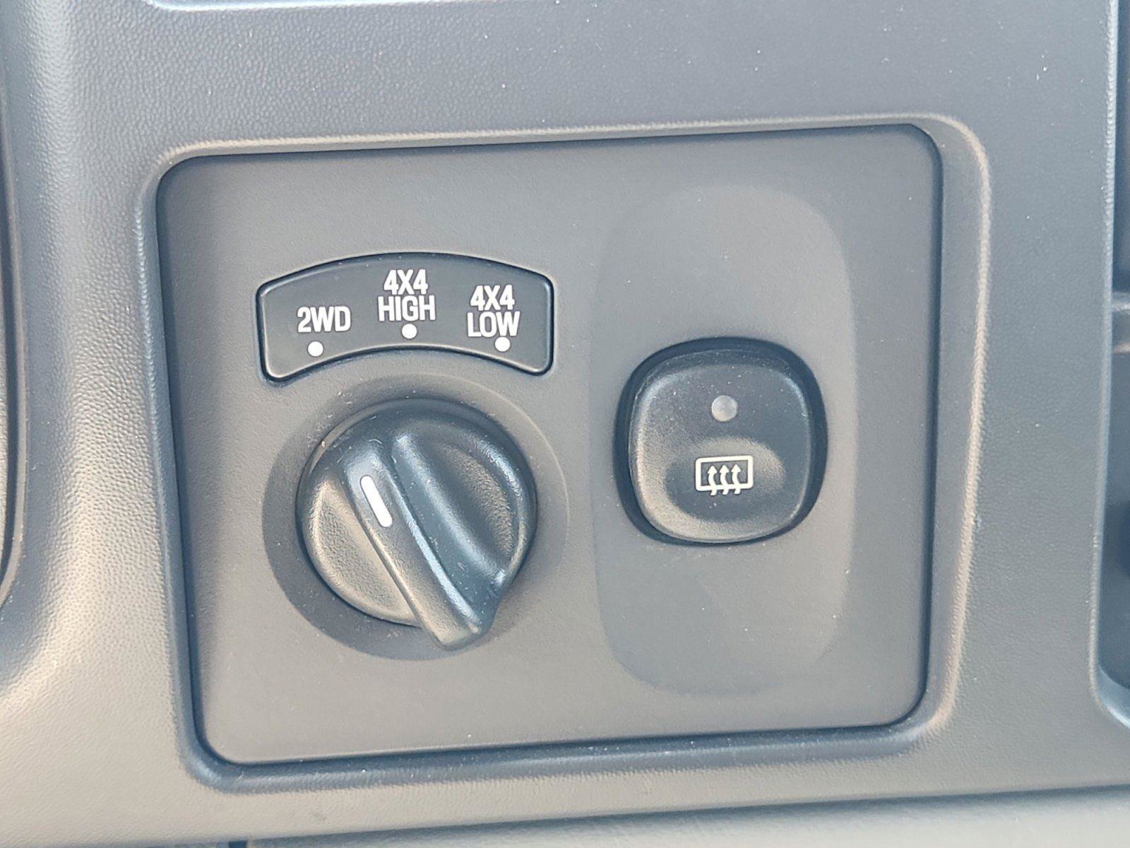Used 2005 Ford Excursion XLT AWD/4WD image 24