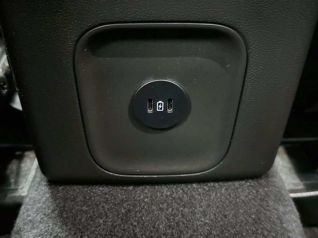 Used 2025 Ford Escape Platinum AWD/4WD image 28