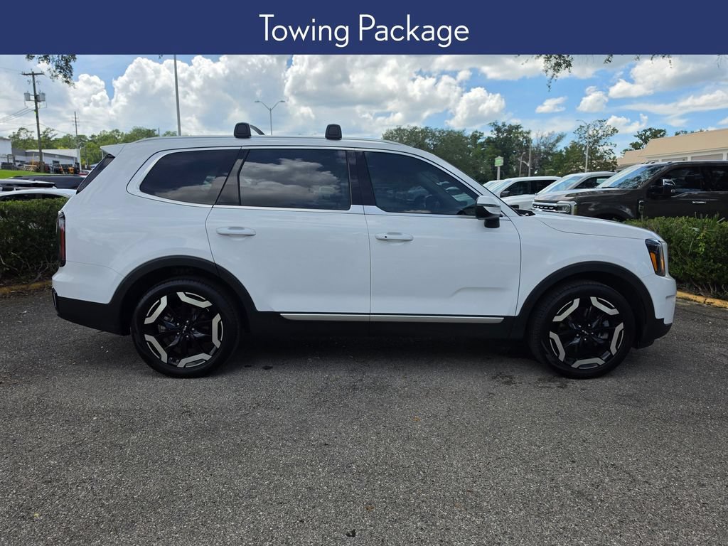 Used 2024 Kia Telluride EX w/ EX Captain's Chair Package FWD image 6