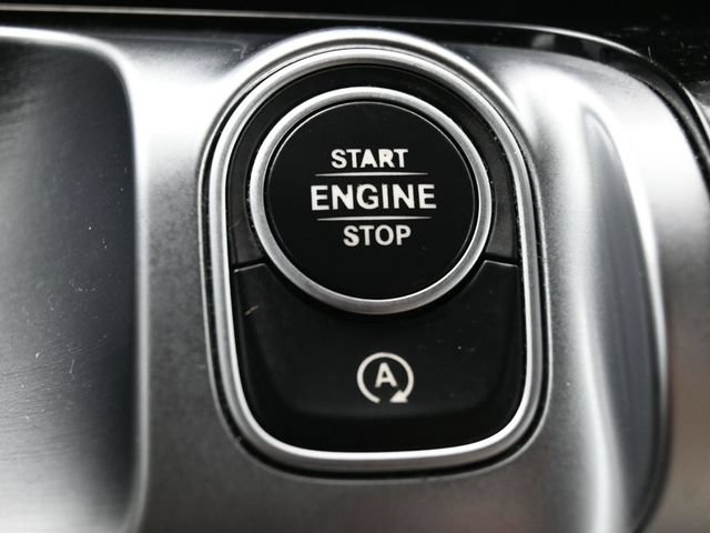 Used 2020 Mercedes-Benz GLB 250 w/ Premium Package image 28