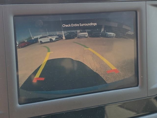 Used 2023 Chrysler Voyager LX FWD image 6