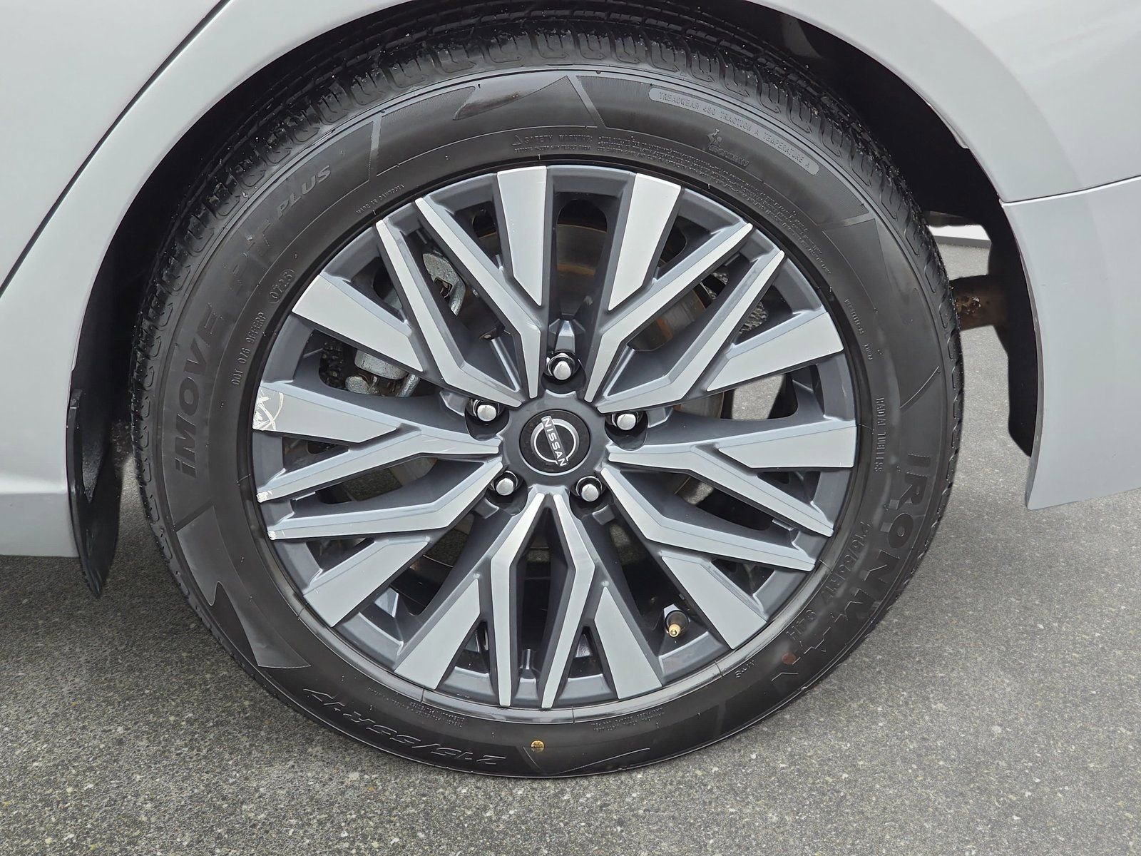 Used 2024 Nissan Altima 2.5 SV image 31