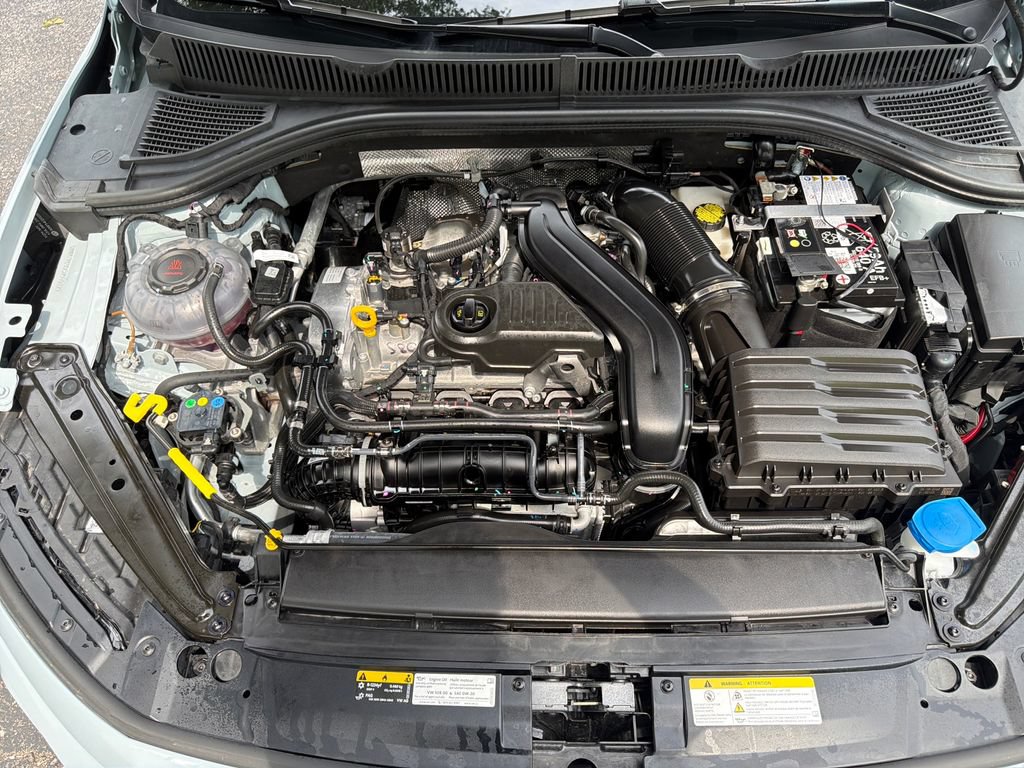 Used 2025 Volkswagen Jetta SE w/ Sunroof Package FWD image 25