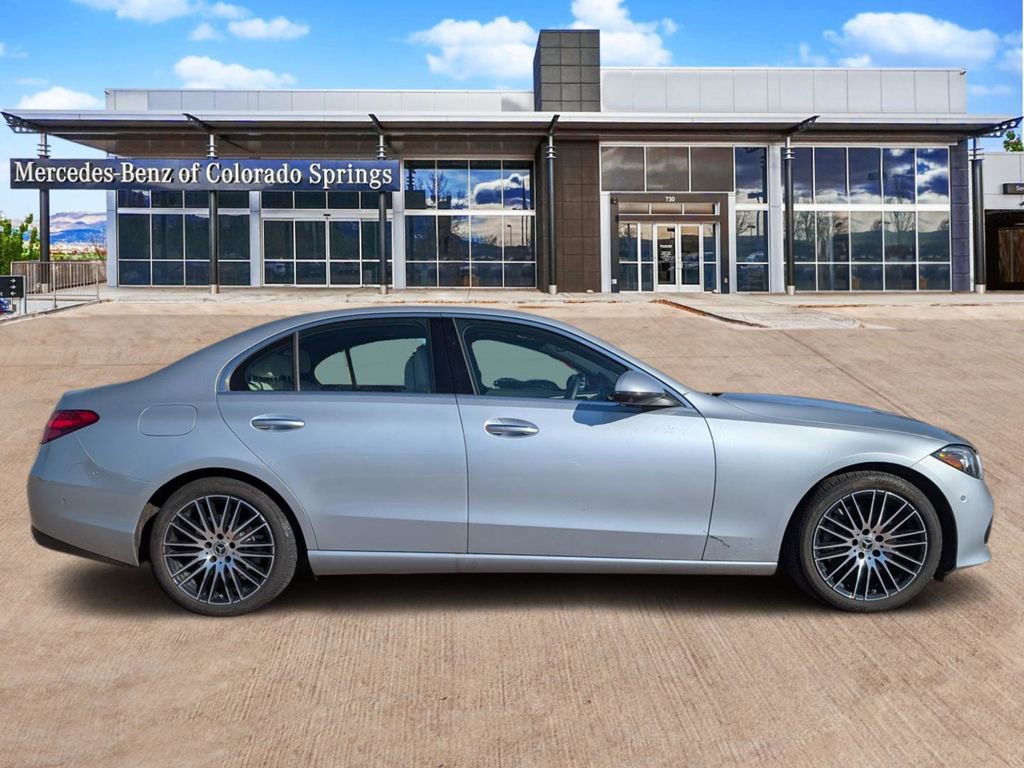 Used 2025 Mercedes-Benz C 300 4MATIC Sedan image 4