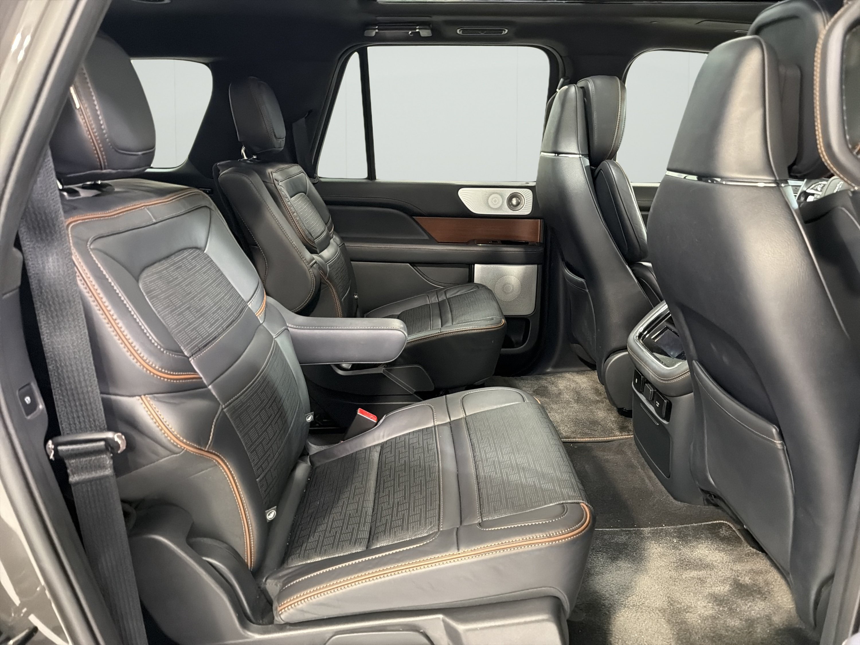Used 2024 Lincoln Navigator L Black Label AWD/4WD image 13