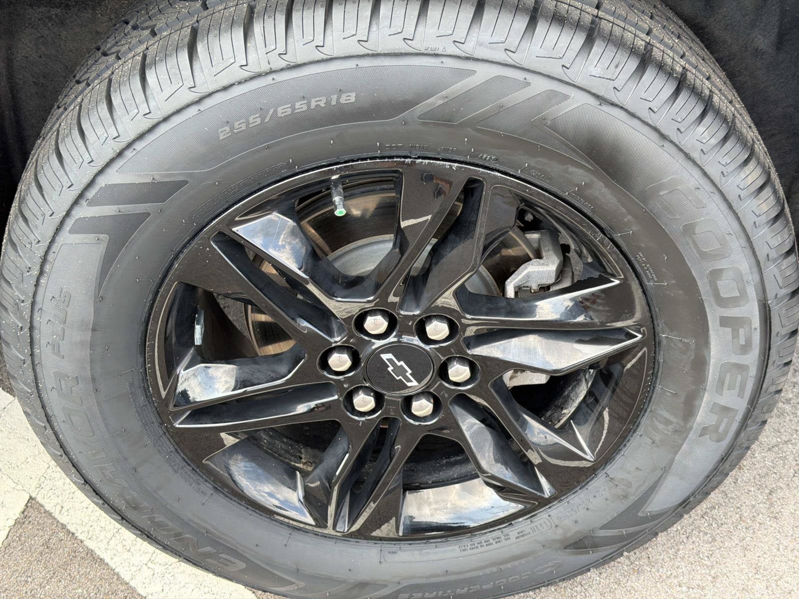 Certified 2023 Chevrolet Traverse LS w/ Midnight/Sport Edition FWD image 9