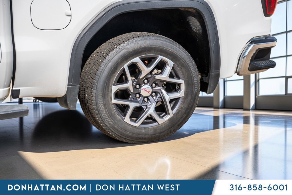 Used 2022 GMC Sierra 1500 SLT AWD/4WD image 36
