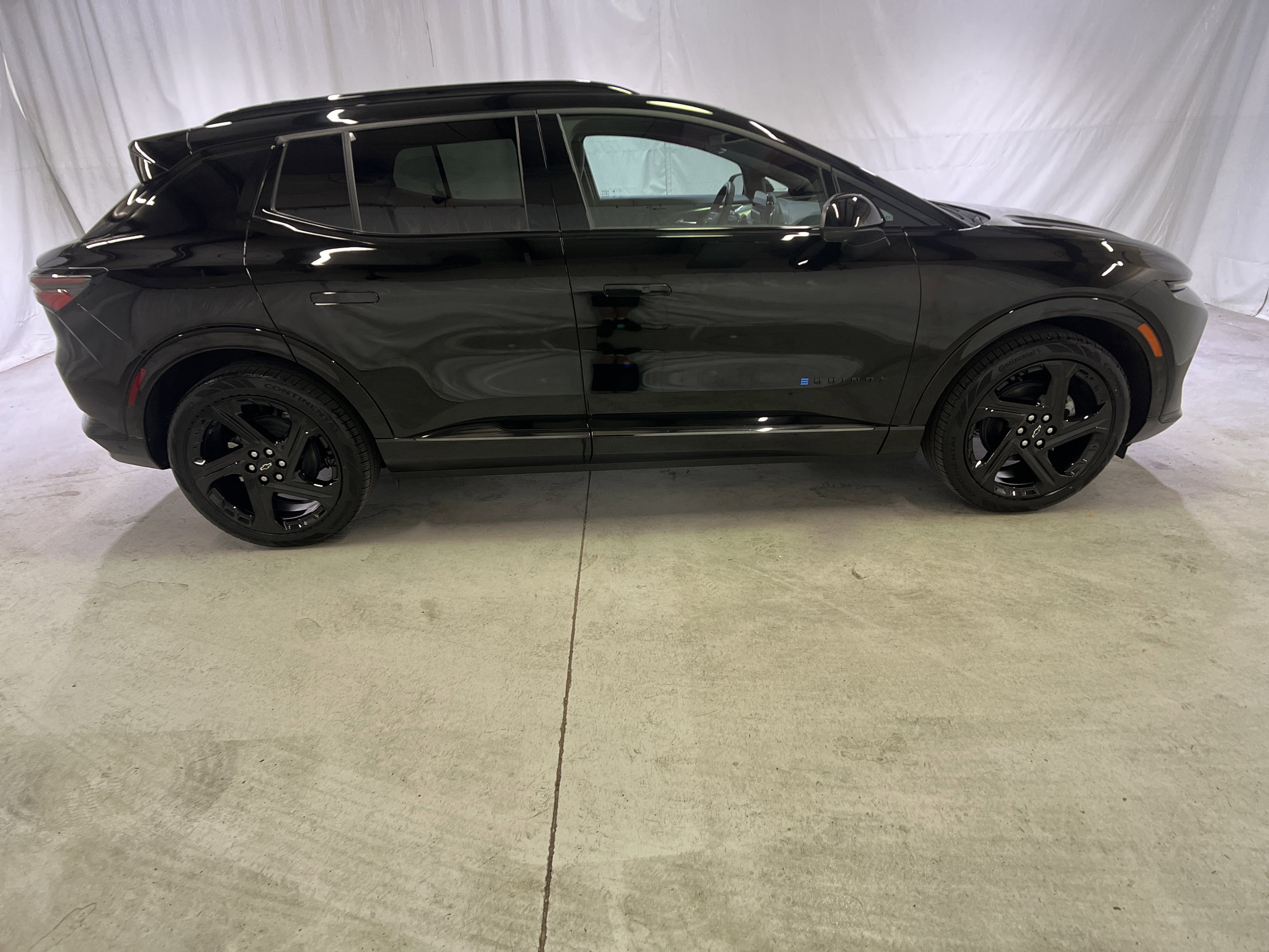 Used 2024 Chevrolet Equinox EV RS FWD image 12