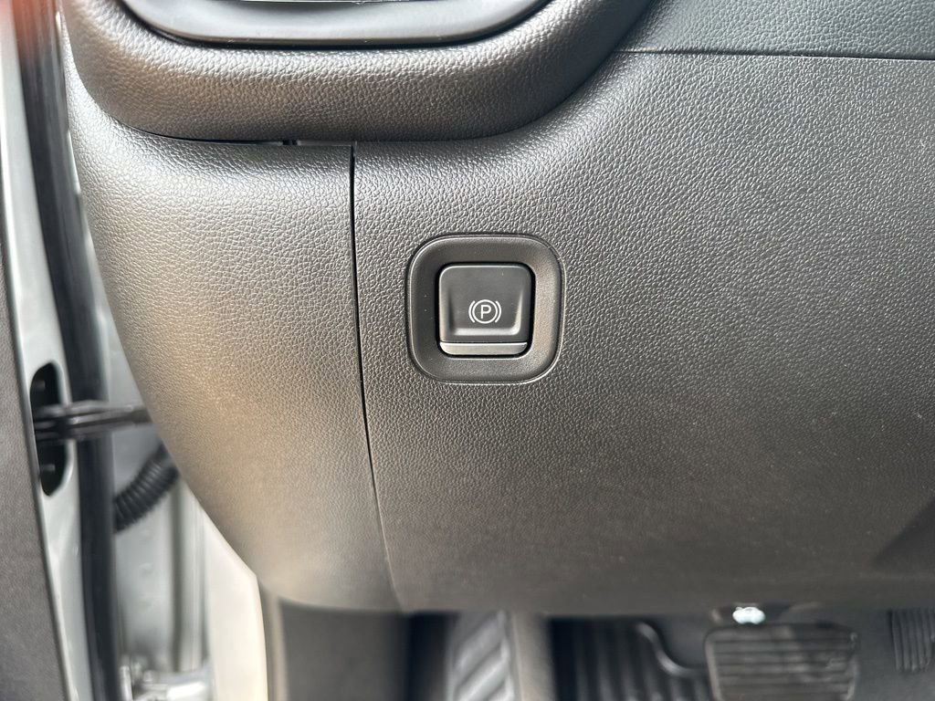 Used 2022 Chevrolet Silverado 2500 Custom w/ Custom Convenience Package image 12