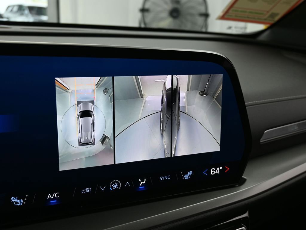 Used 2024 Chevrolet Traverse LS image 25