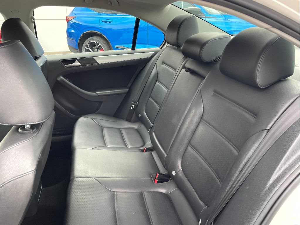Used 2013 Volkswagen Jetta SE FWD image 10