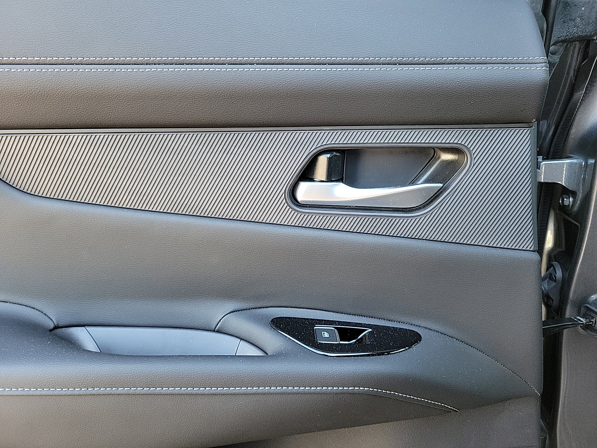 Used 2025 Nissan Murano SL image 12