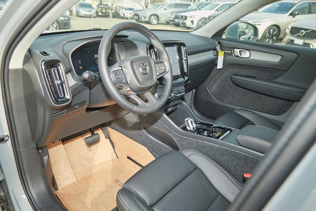New 2025 Volvo XC40 B5 Plus w/ Climate Package image 10