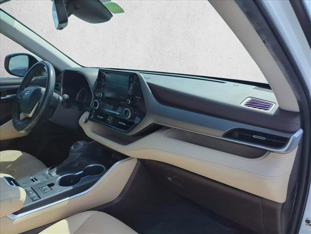 Used 2022 Toyota Highlander XLE image 25