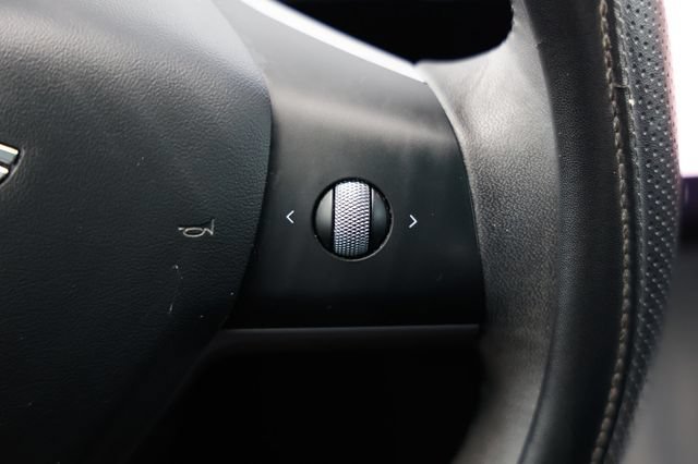 Used 2022 Tesla Model 3 Standard Range RWD image 29