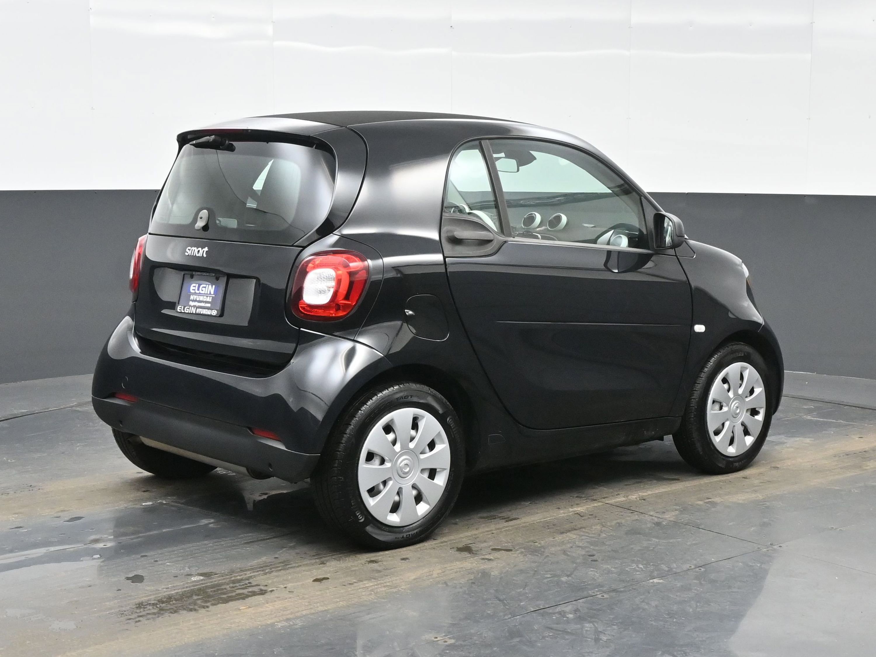 Used 2016 smart fortwo passion image 6