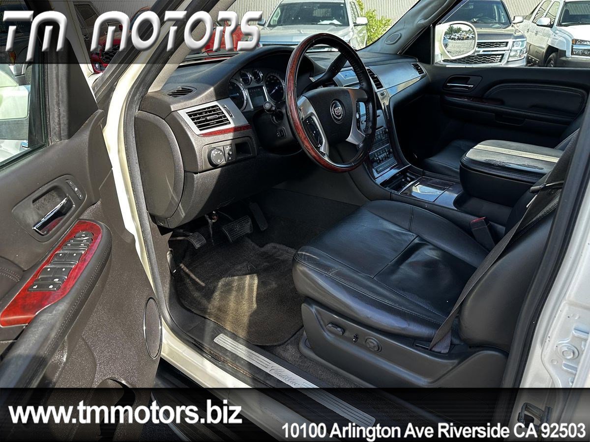 Used 2009 Cadillac Escalade 2WD image 6